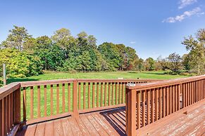 Large Yard & Fire Pit: Pet-friendly Ravenna Home!