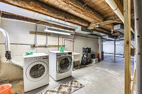 Large Yard & Fire Pit: Pet-friendly Ravenna Home!