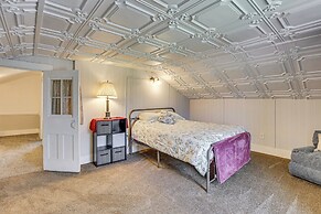 Large Yard & Fire Pit: Pet-friendly Ravenna Home!