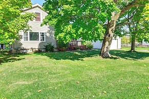 Large Yard & Fire Pit: Pet-friendly Ravenna Home!