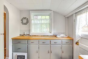 Large Yard & Fire Pit: Pet-friendly Ravenna Home!