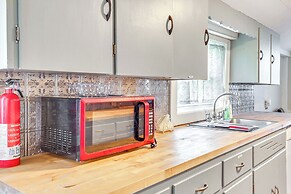 Large Yard & Fire Pit: Pet-friendly Ravenna Home!