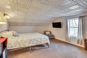 Large Yard & Fire Pit: Pet-friendly Ravenna Home!