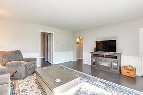 Large Yard & Fire Pit: Pet-friendly Ravenna Home!