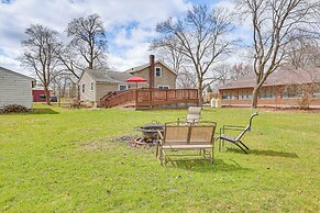 Large Yard & Fire Pit: Pet-friendly Ravenna Home!