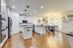 8 Mi to Trilith Studios: Home w/ Fire Pit!