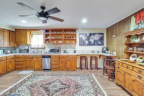 2 Mi to Dtwn Natchez: Cozy Home w/ Yard & Patio!