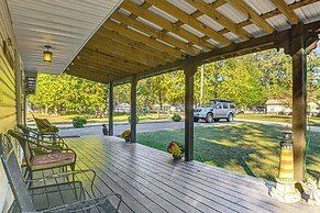 < 1 Mi to Fishing: Springville Home w/ Fireplace!