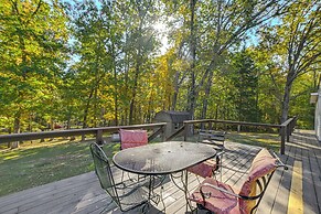 < 1 Mi to Fishing: Springville Home w/ Fireplace!