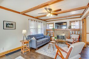 Family-friendly Independence Home: 5 Mi to Stadium