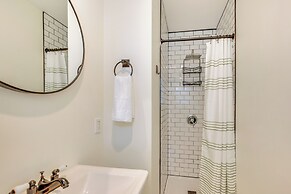 Family-friendly Independence Home: 5 Mi to Stadium