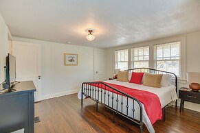 Family-friendly Independence Home: 5 Mi to Stadium