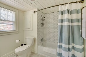 Family-friendly Independence Home: 5 Mi to Stadium