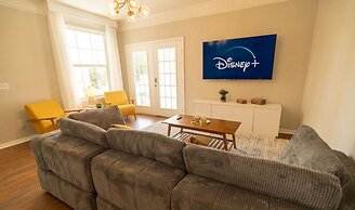 Magical Themed 3BR Townhouse Near the Parks