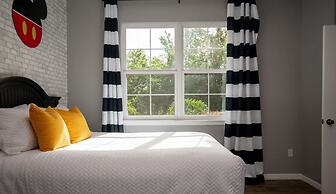 Magical Themed 3BR Townhouse Near the Parks