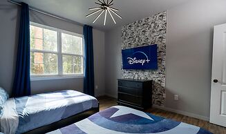 Magical Themed 3BR Townhouse Near the Parks