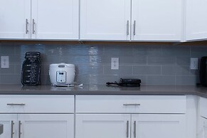 Luxury 6BR Villa w Pool Jacuzzi Fun in Orlando