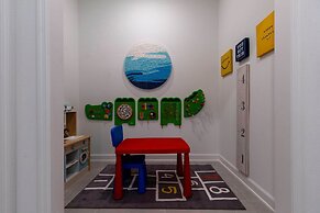 Luxury 6BR Villa w Pool Jacuzzi Fun in Orlando