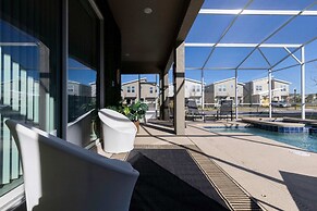 Luxury 6BR Villa w Pool Jacuzzi Fun in Orlando