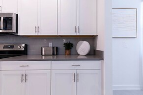 Luxury 6BR Villa w Pool Jacuzzi Fun in Orlando