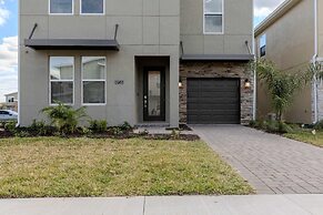 Luxury 6BR Villa w Pool Jacuzzi Fun in Orlando