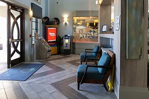 Luxury 6BR Villa w Pool Jacuzzi Fun in Orlando