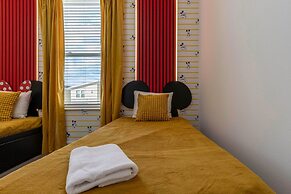 Luxury 6BR Villa w Pool Jacuzzi Fun in Orlando