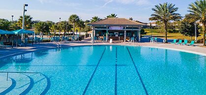 Luxury 6BR Villa w Pool Jacuzzi Fun in Orlando