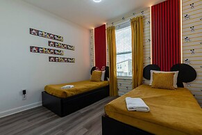 Luxury 6BR Villa w Pool Jacuzzi Fun in Orlando