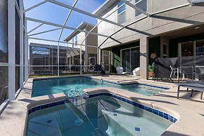 Luxury 6BR Villa w Pool Jacuzzi Fun in Orlando