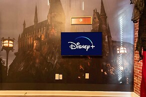 Luxury 6BR Villa w Pool Jacuzzi Fun in Orlando