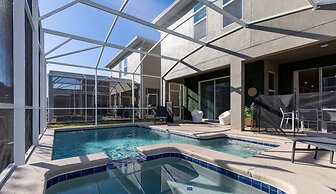 Luxury 6BR Villa w Pool Jacuzzi Fun in Orlando