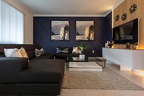 Luxury 6BR Villa w Pool Jacuzzi Fun in Orlando