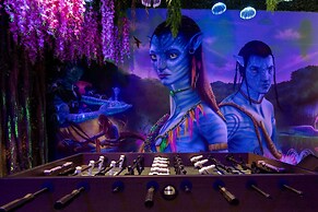 Luxury 6BR Villa w Pool Jacuzzi Fun in Orlando