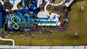 Luxury 6BR Villa w Pool Jacuzzi Fun in Orlando