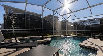 Luxury 6BR Villa w Pool Jacuzzi Fun in Orlando