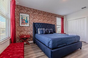 Luxury 6BR Villa w Pool Jacuzzi Fun in Orlando