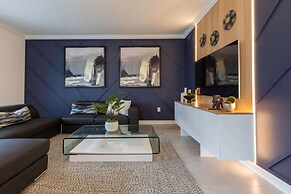 Luxury 6BR Villa w Pool Jacuzzi Fun in Orlando