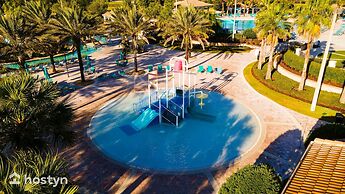 Luxury 6BR Villa w Pool Jacuzzi Fun in Orlando