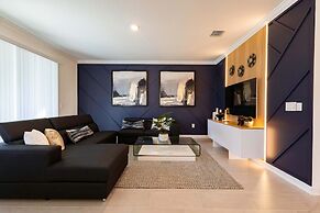 Luxury 6BR Villa w Pool Jacuzzi Fun in Orlando