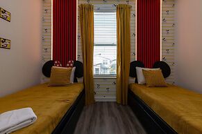 Luxury 6BR Villa w Pool Jacuzzi Fun in Orlando