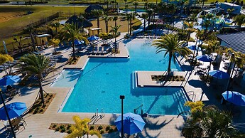 Luxury 6BR Villa w Pool Jacuzzi Fun in Orlando