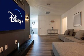 Luxury 6BR Villa w Pool Jacuzzi Fun in Orlando