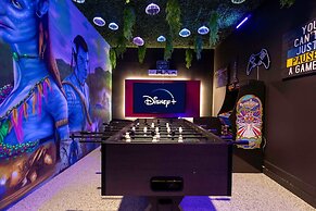 Luxury 6BR Villa w Pool Jacuzzi Fun in Orlando