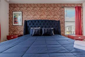 Luxury 6BR Villa w Pool Jacuzzi Fun in Orlando