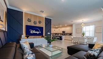 Luxury 6BR Villa w Pool Jacuzzi Fun in Orlando