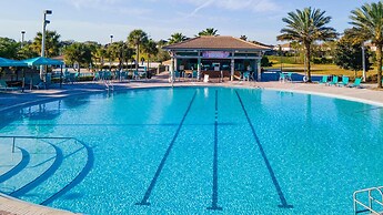 Luxury 6BR Villa w Pool Jacuzzi Fun in Orlando