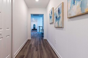 Luxury 6BR Villa w Pool Jacuzzi Fun in Orlando