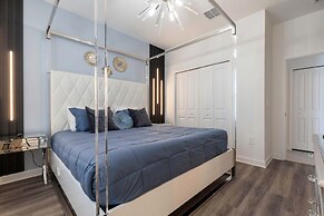 Luxury 6BR Villa w Pool Jacuzzi Fun in Orlando