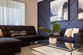 Luxury 6BR Villa w Pool Jacuzzi Fun in Orlando